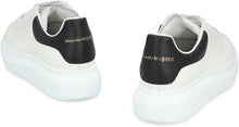 Load image into Gallery viewer, Leather chunky sneakers
