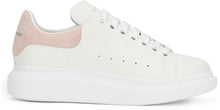 Load image into Gallery viewer, Oversized sneakers in leather
