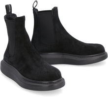 Load image into Gallery viewer, Hybrid suede chelsea boots
