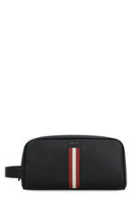 Load image into Gallery viewer, Takimo leather wash bag
