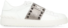 Load image into Gallery viewer, Valentino Garavani - Rockstud Untitled leather low-top sneakers
