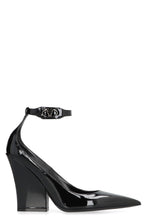 Load image into Gallery viewer, VLogo patent leather pumps

