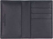 Load image into Gallery viewer, Leather card holder
