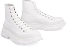 Load image into Gallery viewer, Tread Slick ankle boots
