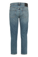Load image into Gallery viewer, Finn tapered fit jeans
