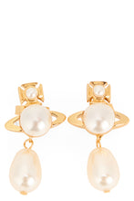 Load image into Gallery viewer, Earrings with decorative pearls
