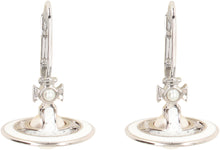 Load image into Gallery viewer, Pearls earrings
