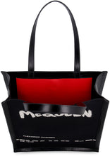 Load image into Gallery viewer, Logo detail tote bag
