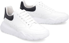 Load image into Gallery viewer, Court leather low-top sneakers
