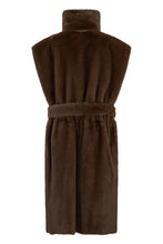 Load image into Gallery viewer, Sleeveless coat in synthetic fur
