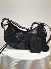 Load image into Gallery viewer, Le Cagole shoulder bag
