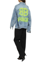 Load image into Gallery viewer, Printed denim jacket
