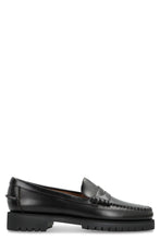 Load image into Gallery viewer, Moccasins Dan Lug in Leather
