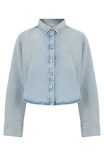 Load image into Gallery viewer, Crop shirt in denim
