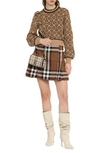 Load image into Gallery viewer, Crew-neck cashmere sweater
