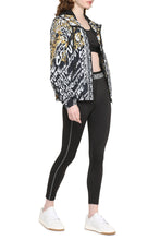 Load image into Gallery viewer, Hooded windbreaker
