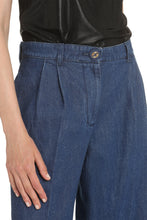 Load image into Gallery viewer, Wide-leg jeans
