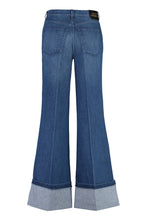 Load image into Gallery viewer, Wide-leg jeans
