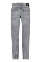 Load image into Gallery viewer, regular fit jeans
