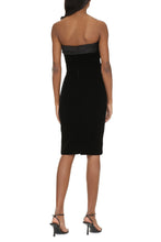 Load image into Gallery viewer, Velvet dress
