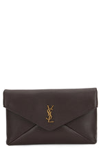 Load image into Gallery viewer, Clutch envelope Cassandre grande in leather

