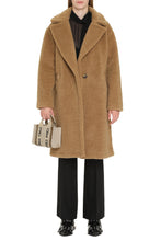 Load image into Gallery viewer, Vegan fur coat
