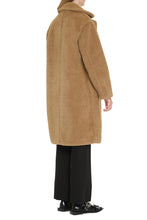 Load image into Gallery viewer, Vegan fur coat
