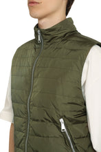 Load image into Gallery viewer, Full zip field vest
