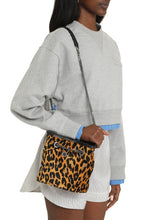 Load image into Gallery viewer, Fabric bucket bag
