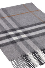 Load image into Gallery viewer, Checked cashmere scarf
