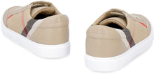 Load image into Gallery viewer, New Salmond low-top sneakers
