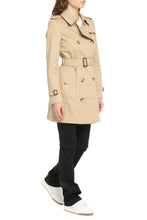 Load image into Gallery viewer, Heritage Chelsea short trench coat
