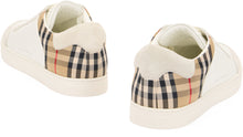 Load image into Gallery viewer, White cream sneakers in leather, suede and check pattern
