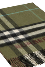 Load image into Gallery viewer, Checked cashmere scarf
