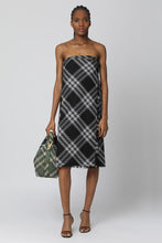 Load image into Gallery viewer, Off-the-shoulder dress
