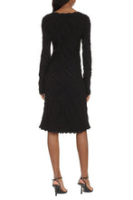 Load image into Gallery viewer, Scalloped detail dress
