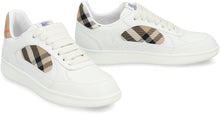 Load image into Gallery viewer, Leather low-top sneakers
