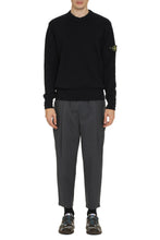 Load image into Gallery viewer, Long sleeve crew-neck sweater
