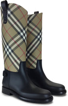 Load image into Gallery viewer, Rubber boots with tartan pattern
