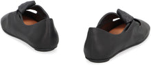 Load image into Gallery viewer, Leather ballet flats
