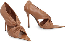 Load image into Gallery viewer, Giannutri Leather pumps
