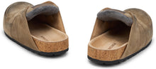 Load image into Gallery viewer, Dumbo's sabot in suede
