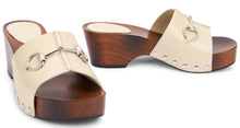 Load image into Gallery viewer, Wedges in leather with clamp
