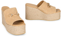 Load image into Gallery viewer, Suede shoes
