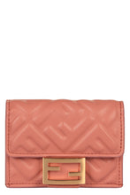 Load image into Gallery viewer, Micro tri-fold wallet Baguette in leather
