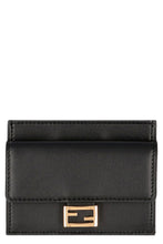 Load image into Gallery viewer, Embossed logo detail leather card holder
