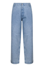 Load image into Gallery viewer, Straight leg jeans
