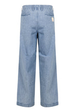 Load image into Gallery viewer, Straight leg jeans
