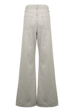 Load image into Gallery viewer, Wide-leg jeans
