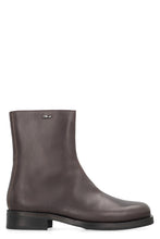 Load image into Gallery viewer, Brown leather boots truck

